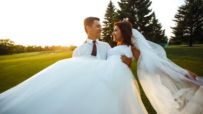 Düğünde ayakkabı çalmaktan, tabak kırmaya: En tuhaf düğün gelenekleri