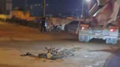 Hatay'da beton mikseri motosikleti ezdi: Sürücü son anda kurtuldu