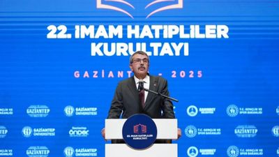 Yusuf Tekin: Türkiye'deki imam hatip tarzı dünyada tek