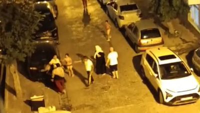 İstanbul'da komşuların park yeri kavgası kamerada