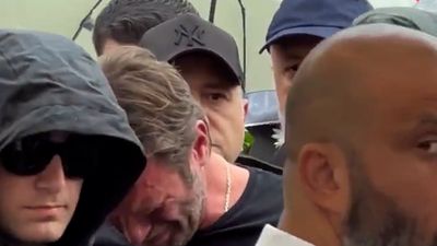 Halit Yukay son yolculuğuna uğurlandı: Yakın dostu Kıvanç Tatlıtuğ gözyaşlarına boğuldu