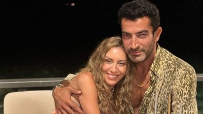 Sinem Kobal'ın kardeşi Kerem Kobal evlendi! Güzel oyuncu eşi Kenan İmirzalıoğlu ile karşılıklı oynadı