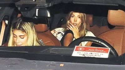 Şevval Şahin resmi hizmete mahsus araçla İstanbul gecelerinde