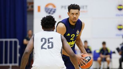 Fenerbahçe, hazırlık turnuvasında Dubai Basketbol'a yenildi