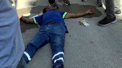 Adana'da balkondan sokağa çöp atıp, tepki gösteren temizlik işçisini darbettiler