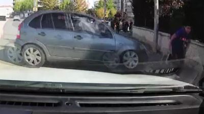 Ankara'da yaya geçidinde bekleyen çocuk ölümden kıl payı kurtuldu