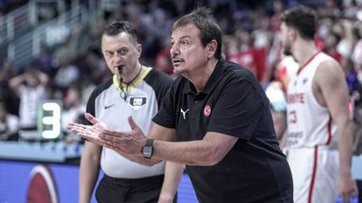 Ergin Ataman'dan Yunanistan maçı için çağrı!