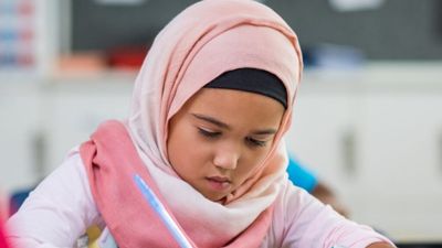 Avusturya'da hükümet, 14 yaş altındakiler için okullarda başörtüsü yasağı konusunda anlaştı