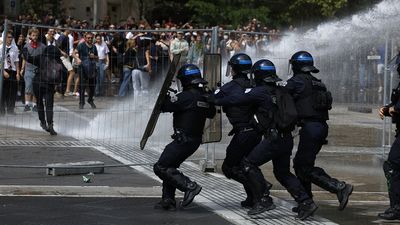 Fransa'daki protestolarda gözaltı sayısı 473'e çıktı