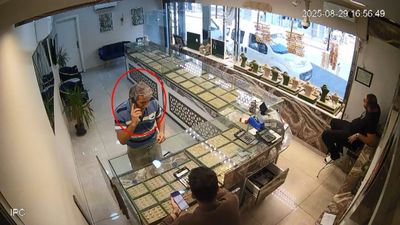 Bursa'da kuyumcu, müşterisini 250 bin TL dolandırılmaktan kurtardı