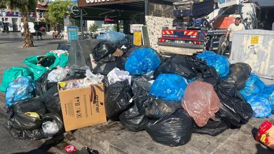 İzmir'de grevin ardından çöple dolan sokaklar isyan ettirdi: Fareler çıkmaya başladı