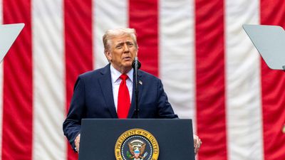 Donald Trump: ABD’ye saldırırsanız sizi avlayacağız