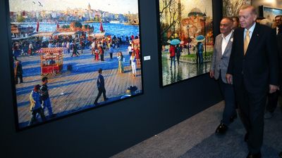 Cumhurbaşkanı Erdoğan, 'Beş Ressam Bir Şehir Canım İstanbul' sergisini gezdi