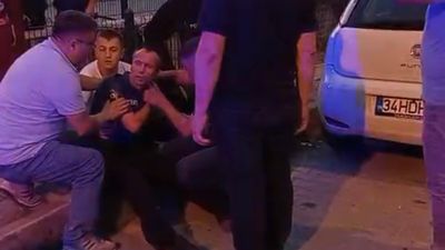 Bartın'da kavgayı ayırmak isteyen polis yaralandı