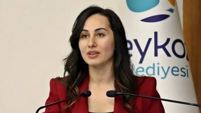 CHP'li Beykoz Belediye Başkanvekili Özlem Vural Gürzel, AK Parti'ye geçiyor