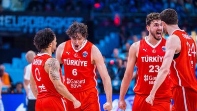 Yunanistan'da tarihi Türkiye hezimeti sonrası tepkiler peş peşe geldi