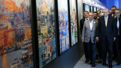 'Beş Ressam Bir Şehir: Canım İstanbul Sergisi' sanatseverlerle buluştu