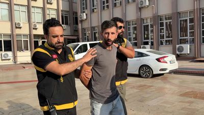 Aydın'da firari hırsızlık hükümlüsünü müşteri görünümündeki polisler yakaladı