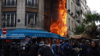 Fransa'da Macron karşıtı gösteriler sürüyor