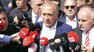 Gürsel Tekin: Bana çaycı diyorlar, bu işten ekmek yiyenleri küçümsüyorlar