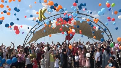 Kocaeli'de kanseri yenen minik Kağan'ın başarısı binlerce balonla kutlandı