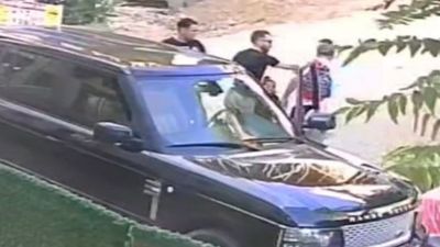 Kocaeli'de hız yapan sürücüyü uyaran baba, çocuklarının yanında darbedildi