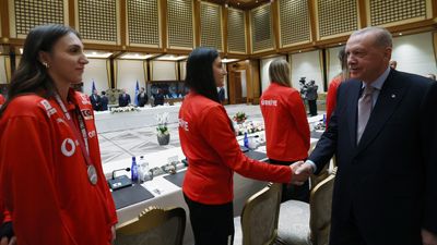 Cumhurbaşkanı Erdoğan, A Milli Kadın Voleybol Takımı'nı kabul etti