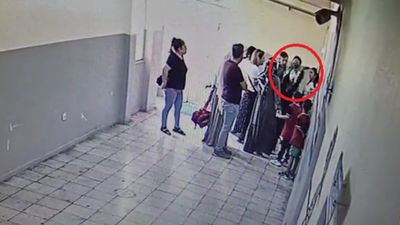 Diyarbakır'da kadın öğretmen okulda velinin saldırısına uğradı