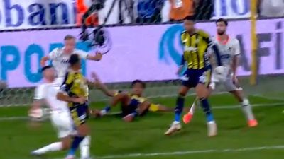Fenerbahçe'nin son dakikada penaltı beklentisi!