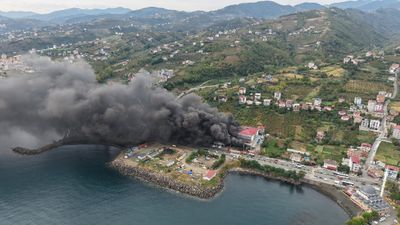 Trabzon'da AVM'de yangın