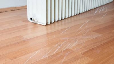 Her evde bulunuyor! O malzeme parkedeki çizikleri yok ediyor