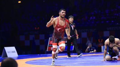 Ahmet Yılmaz, Dünya Güreş Şampiyonası'nda bronz madalya kazandı