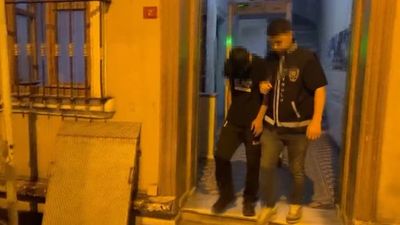 İstanbul'da 16 yaşındaki şüpheli taksiciyi ensesinden bıçaklayıp gasbetmeye çalıştı