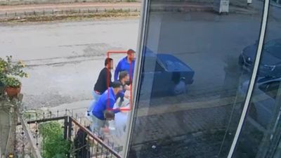 Samsun'da çiçeklere çamaşır suyu dökme kavgası