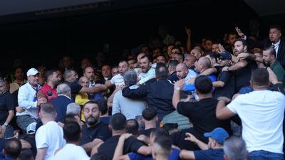 Fenerbahçe seçiminde tribünlerde gerginlik!