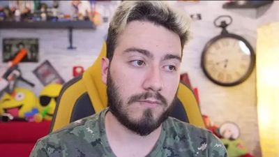 Enes Batur'dan herkesi şaşırtan hareket! 6 yıllık emeği sildi