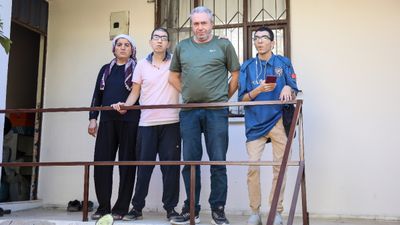 Antalya'da engelli çocukları için ev yaptırmak isterken birikimini de kaybetti