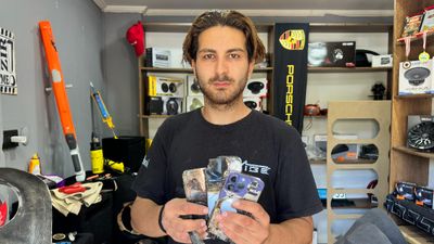 İstanbul'da binlerce liralık telefon bir anda alev aldı: O anlar kamerada