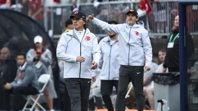 Vincenzo Montella'dan Kenan Yıldız ve Hakan Çalhanoğlu'na övgüler