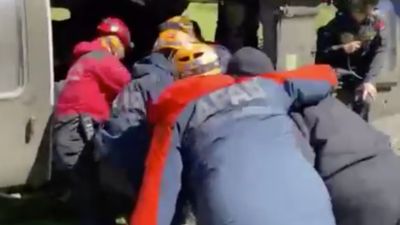 AFAD, Rize'de yağışlar sonucu mahsur kalanlara gıda yardımı ulaştırdı