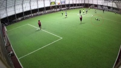 Hatay’da polis memuru, halı sahada hayatını kaybetti