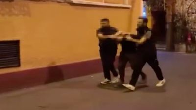 İstanbul'da kaldırımda uyuyan kişinin cep telefonunu çaldı: Tutuklandı