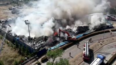 Ankara'da geri dönüşüm fabrikasında yangın