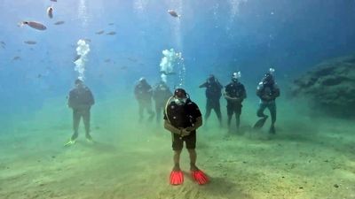 Muğla'da denizin metrelerce altında namaz kıldılar