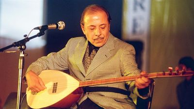 'Bozkırın Tezenesi' halk ozanı Neşet Ertaş, Kırşehir'de mezarı başında anıldı