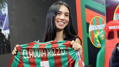 İtalya'da 23 yaşındaki genç kız kulüp başkanı oldu