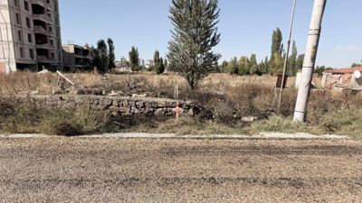 Afyonkarahisar'da yaktığı otların içine düşen yaşlı adam hayatını kaybetti