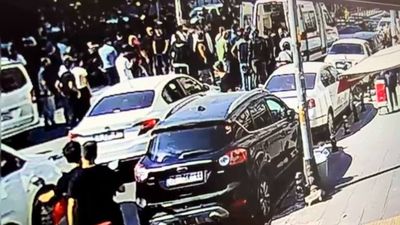 İstanbul Bahçelievler'de 16 yaşındaki kız ile annesi tartıştıkları kişiyi bıçaklayarak öldürdü