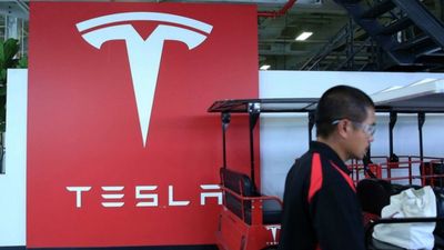 Tesla fabrikasında robot kazası: İşçiden 51 milyon dolarlık dava
