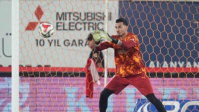 Uğurcan Çakır, Alanyaspor karşısında yıldızlaştı